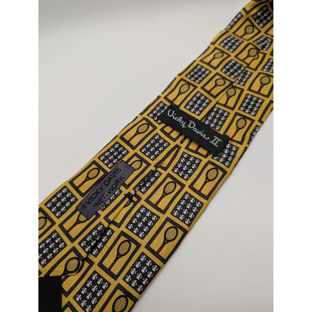 Vicky Davis II Net Work Mens Silk Tie Yellow Tennis Racket Novelty Print‎ USA